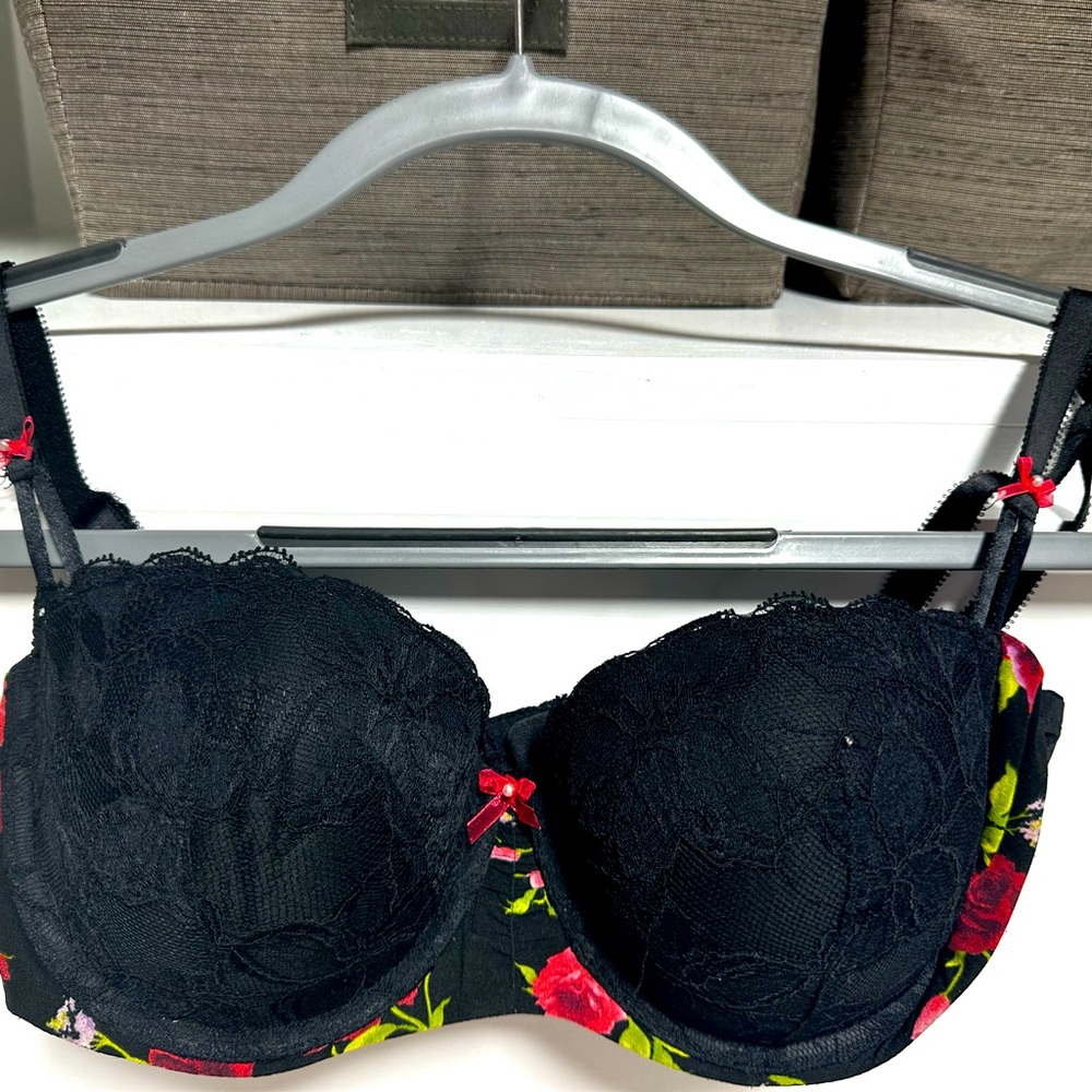 Victoria’s Secret Lace Push Up Bra